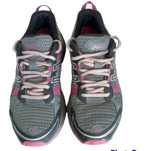 Asics women's athletic gray with pink tennis shoes size 6.5 T383N
